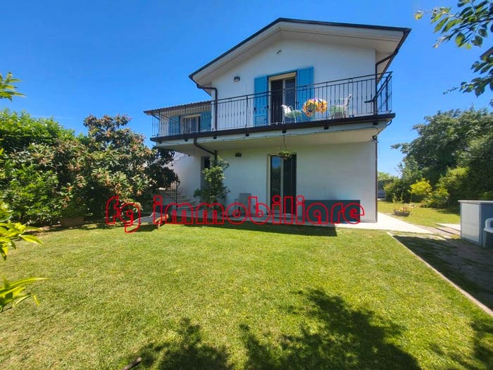 Casa trilocale in vendita in Contrada Sant'Angelo, Acquaviva Picena