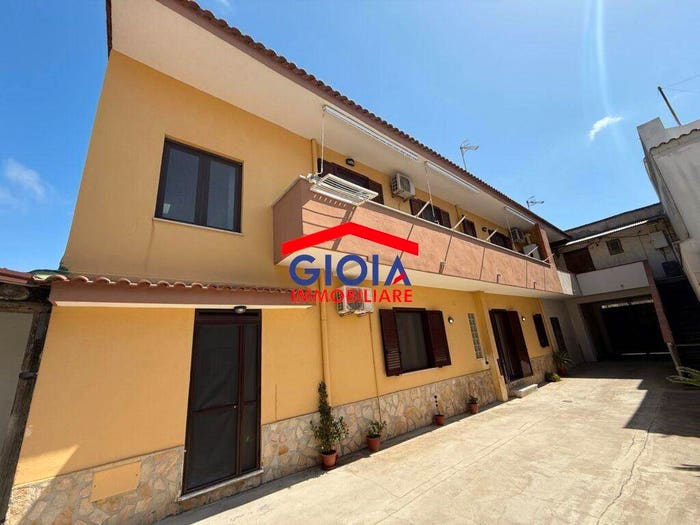 Appartamento trilocale in vendita in Via Assisi, Mondragone