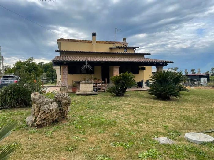 Casa quadrilocale in vendita in Strada Le Ferriere, Montello Ferriere, Latina