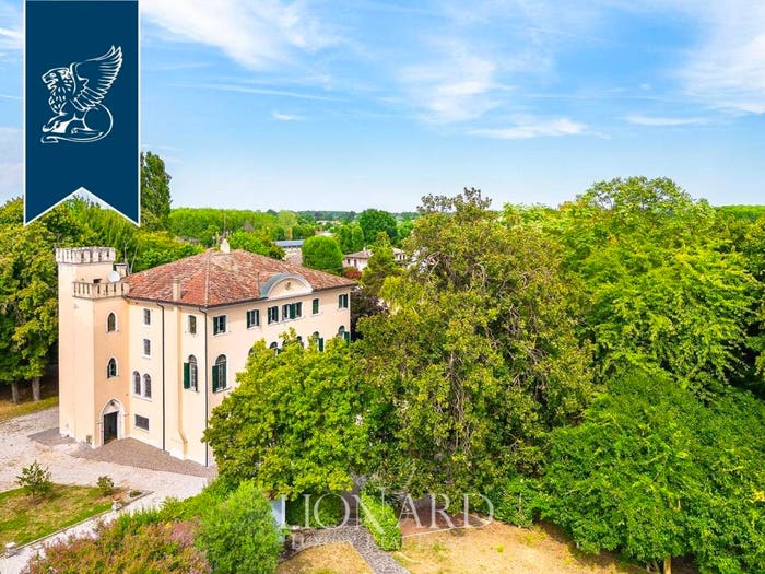 Casa con 6 locali in vendita in Massanzago