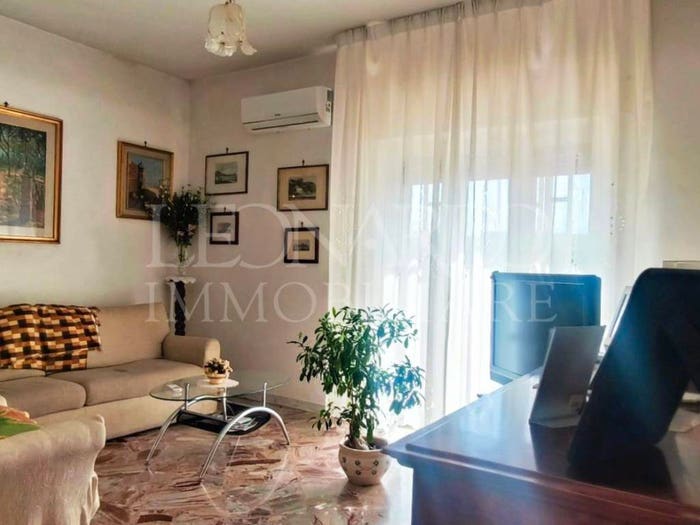 Appartamento con 5 locali in vendita in Via Gabriele Jannelli, Arenella, Napoli