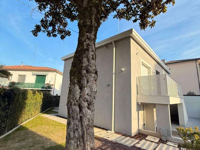 Casa con 6 locali in vendita in via Castelfidardo, Sacra Famiglia Basso Isonzo, Padova