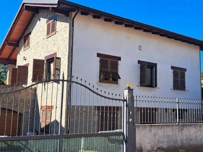 Casa con 6 locali in vendita in Monastero Bormida