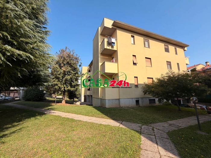 Appartamento quadrilocale in vendita in Via ai Ronchi, Origgio