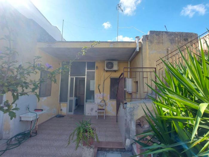 Casa con 6 locali in vendita in Via Vincenzo Monti, Centro, Melendugno