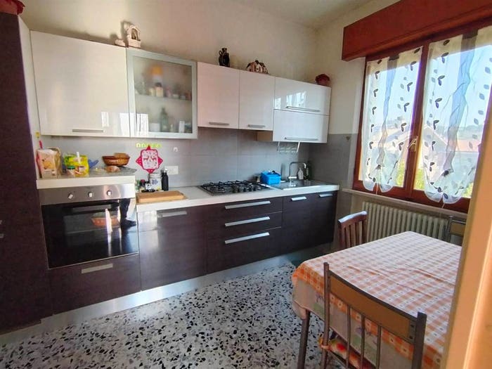 Appartamento con 6 locali in vendita in Centro, Mondolfo