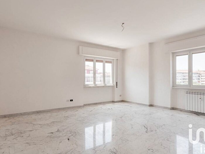 Appartamento trilocale in vendita in Via Rocca Priora, Colli Albani, Roma