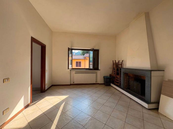 Appartamento trilocale in vendita in Via Guglielmo Marconi, Centro, Bagni di Lucca