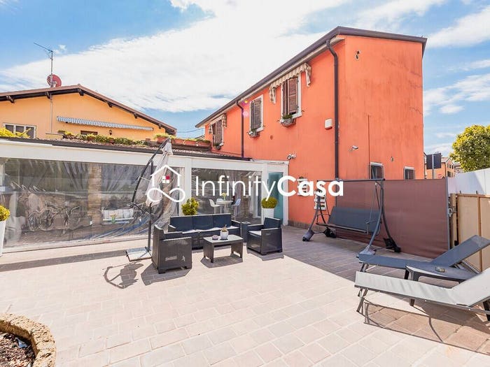 Casa in vendita in VIA MONTE BALDO, Calmasino, Bardolino