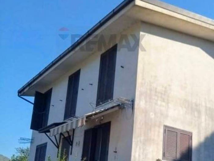 Casa con 6 locali in vendita in Itri