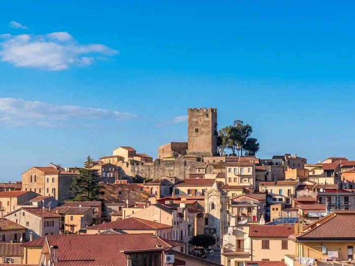 Appartamento trilocale in vendita in Via Giovanni Verga, Brolo
