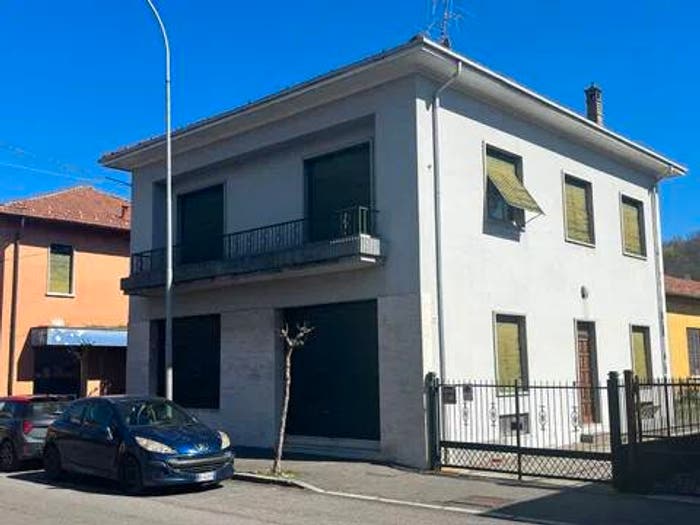 Casa in vendita in Via G Marconi, Centro, Cittiglio