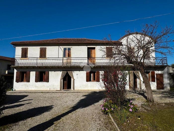 Casa con 6 locali in vendita in Via Sergente Massimiliano Davanzo, Saletto San Bartolomeo, Breda di Piave