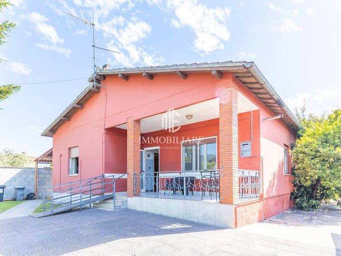 Casa con 6 locali in vendita in Via Giuseppe Garibaldi, Centro, Lariano