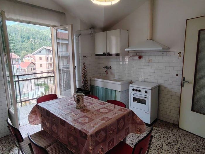 Appartamento bilocale in vendita in Via Aprile, Centro, Calizzano