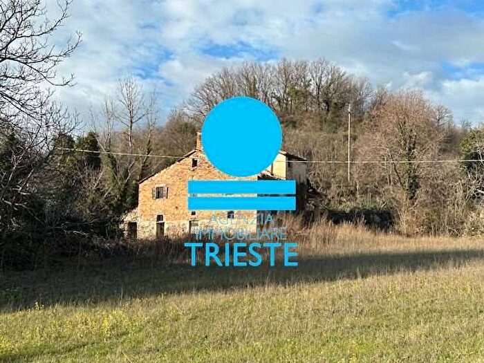 Casa con 6 locali in vendita in Via Bocca Trabaria Sud, Urbino