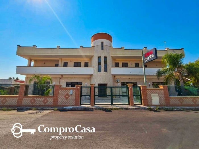 Appartamento quadrilocale in vendita in Via Vecchia Salice, Centro, Guagnano