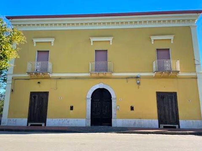 Casa con 6 locali in vendita in Corso Umberto I, Centro, Carinola