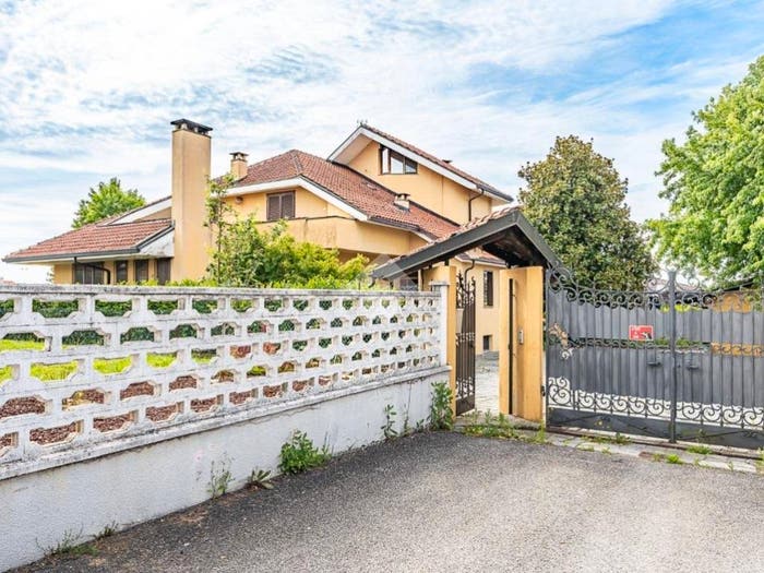 Casa con 6 locali in vendita in Via Val della Torre, San Gillio