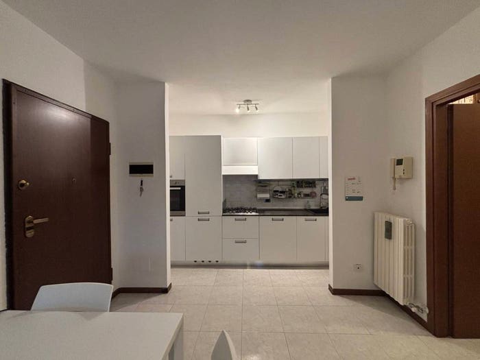 Appartamento bilocale in affitto in Via Torino, Flora, Legnano