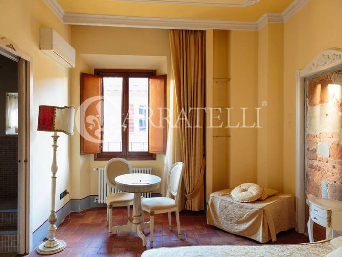 Appartamento con 6 locali in vendita in Via dell'Agnolo, Sant'Ambrogio, Firenze