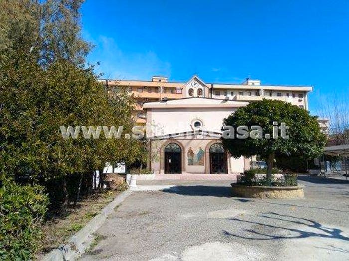 Appartamento quadrilocale in vendita in Via G da Fiore, Semicentro Giovanni paolo, Crotone