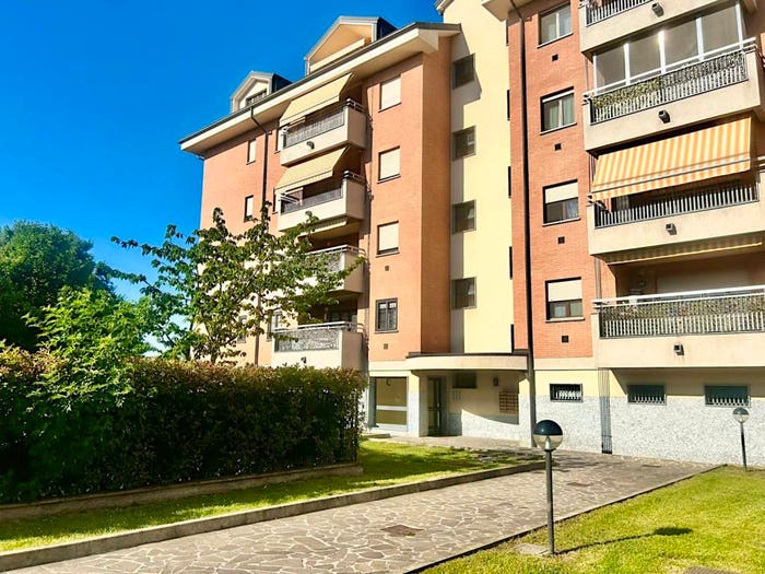 Appartamento trilocale in vendita in Via Privata Rinaldo Cavalli, Centro, Locate di Triulzi