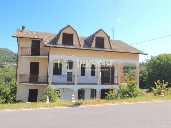 Casa con 6 locali in vendita in Via Ceva, Centro, Battifollo
