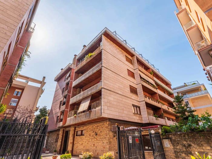 Appartamento quadrilocale in vendita in Via Festo Avieno, Balduina, Roma