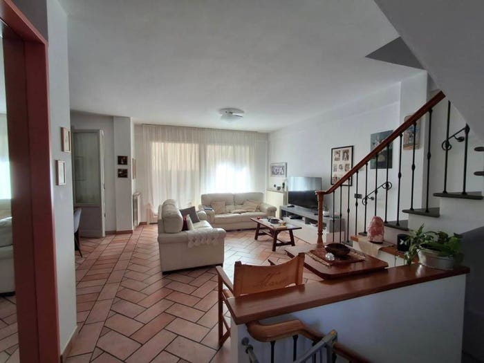Casa con 6 locali in vendita in Limite, Capraia e Limite