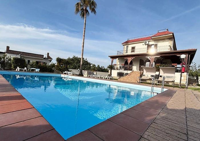 Casa con 6 locali in vendita in Via Vicinale Masseria Vecchia, Licola Paese, Giugliano in Campania