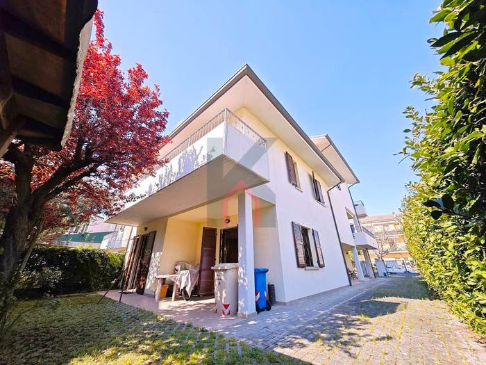 Casa con 6 locali in vendita in Via Passo Buole, Foro Boario, Forlì