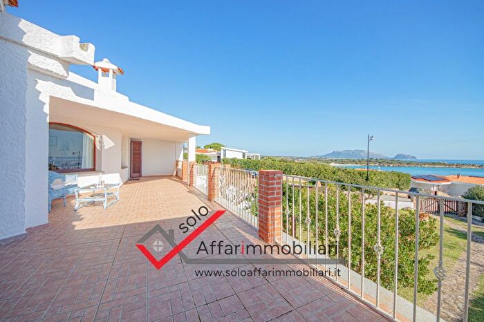 Casa con 10 locali in vendita in Olbia