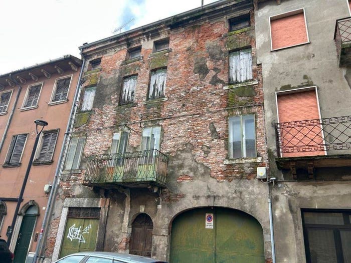 Casa con 6 locali in vendita in Via Principe Umberto, Centro, Legnago