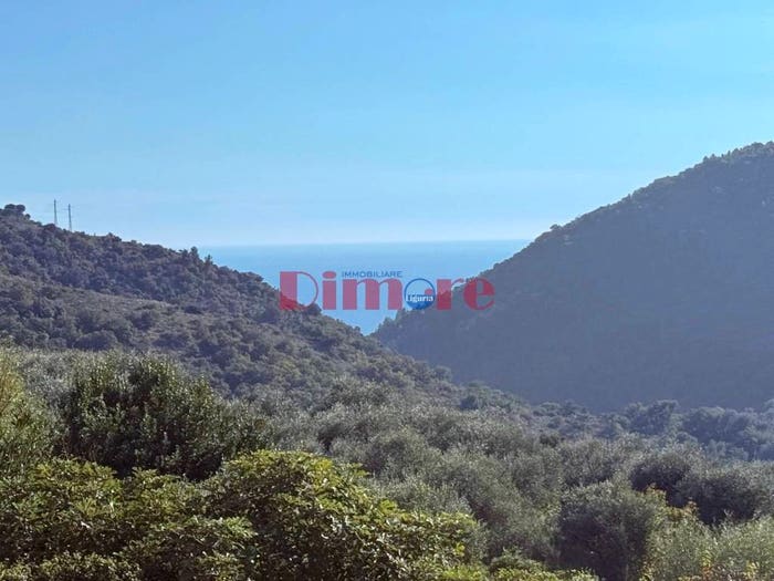 Appartamento bilocale in vendita in Piazza San Bartolomeo, Gorra, Finale Ligure