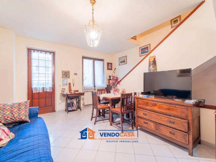 Casa quadrilocale in vendita in Via Stradella, Ronchi Poveromo, Massa