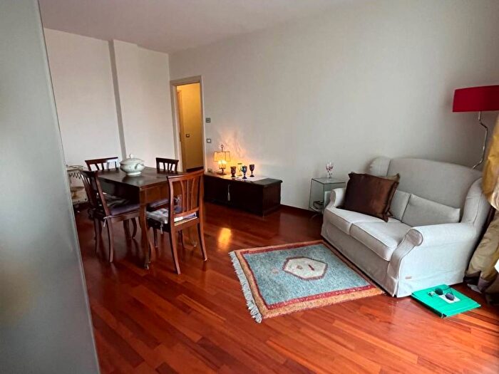 Appartamento trilocale in vendita in Via Grignano, Mombaroccio