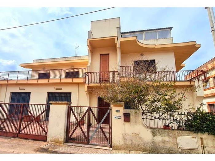 Appartamento con 6 locali in vendita in Via Torino, Centro, Matino