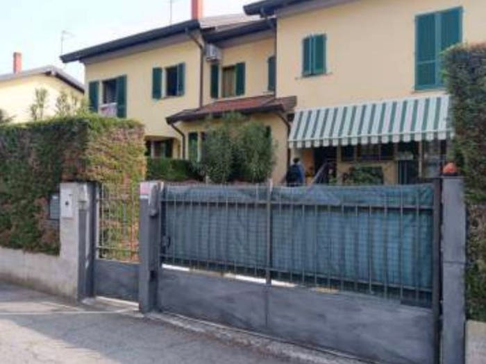 Casa con 6 locali in vendita in Via Sandro Pertini, Centro, Cuggiono