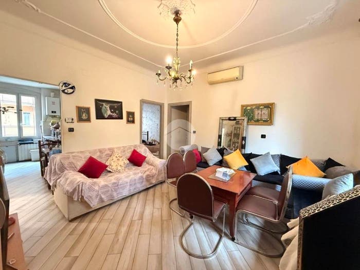 Appartamento quadrilocale in vendita in Corso Luigi Andrea Martinetti, Sampierdarena, Genova