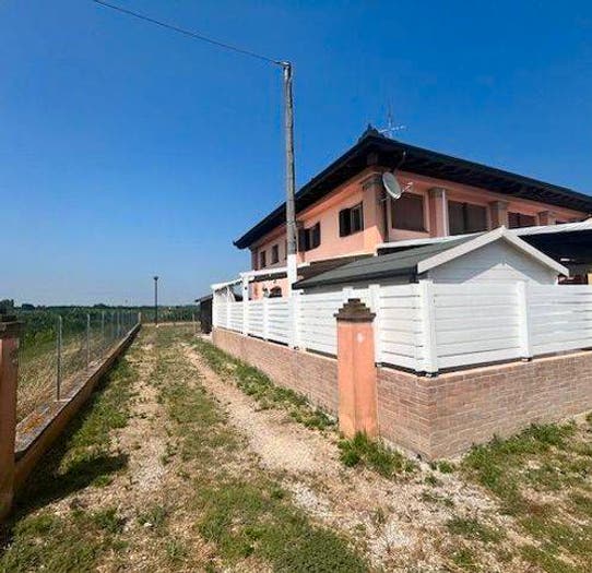 Casa bilocale in vendita in Viale Lido Di Pomposa, San Giuseppe, Comacchio