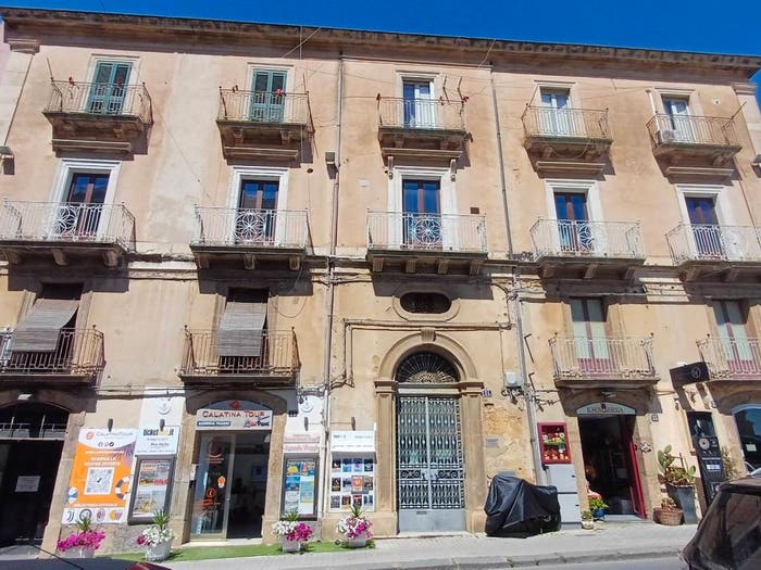 Appartamento trilocale in vendita in Via Roma, Centro, Caltagirone