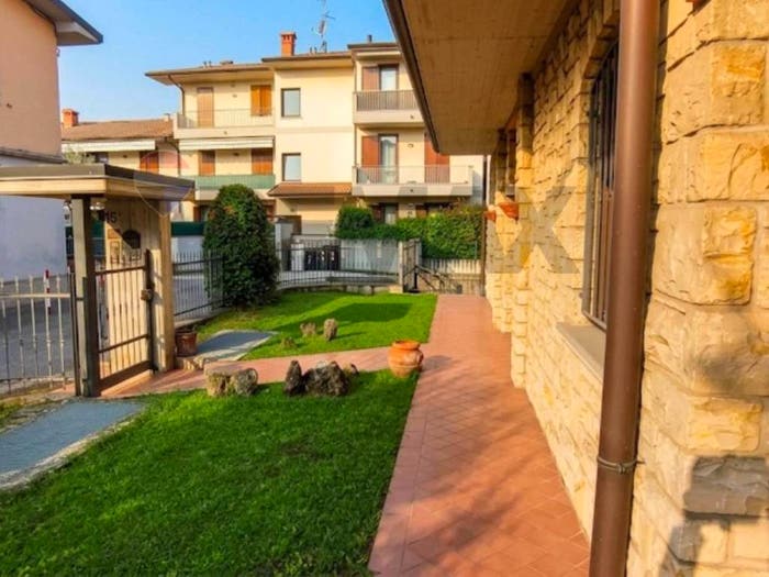 Casa con 6 locali in vendita in Via Cascina Colombera, Centro, Dalmine