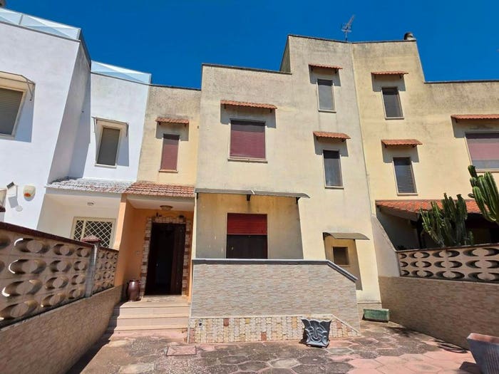 Casa con 6 locali in vendita in Via Cosimo Settimo, Centro, Galatone