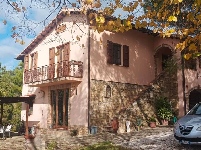 Casa con 6 locali in vendita in Via Fonte Vena, Palazzo Petrignano, Assisi