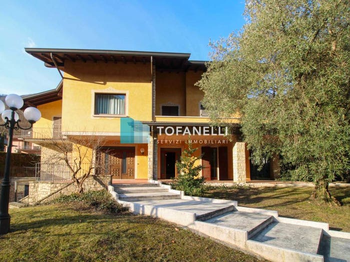 Casa con 6 locali in vendita in Via Giugno, Centro, Marcheno