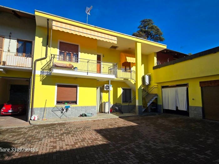 Appartamento quadrilocale in vendita in Via Caporal Cattaneo, Centro, Favria