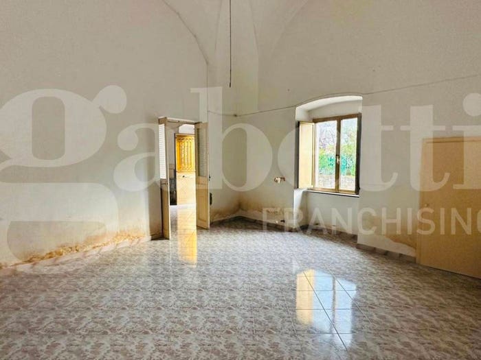 Casa con 6 locali in vendita in via D Alighieri, Felline, Alliste