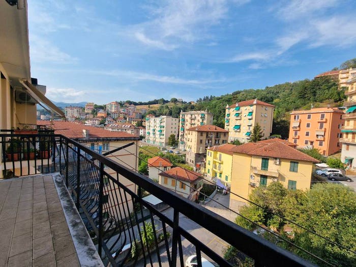 Appartamento trilocale in vendita in Salita Serra Riccò, Pontedecimo, Genova