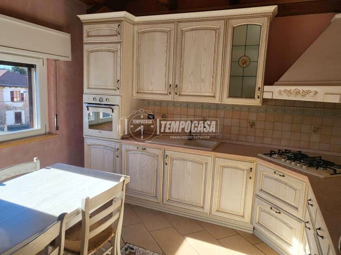 Appartamento trilocale in vendita in Via Arnaldo de Mohr, Centro, Malnate